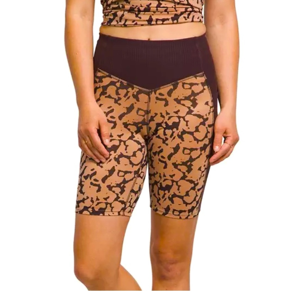 NWT The North Face Dune Sky Thigh Bike Shorts Women’s Size Medium Brown Print